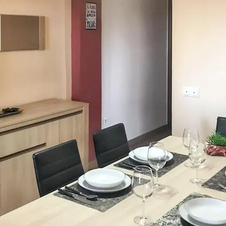 Apartment Comfortable In With Balcony And View 81 M² *